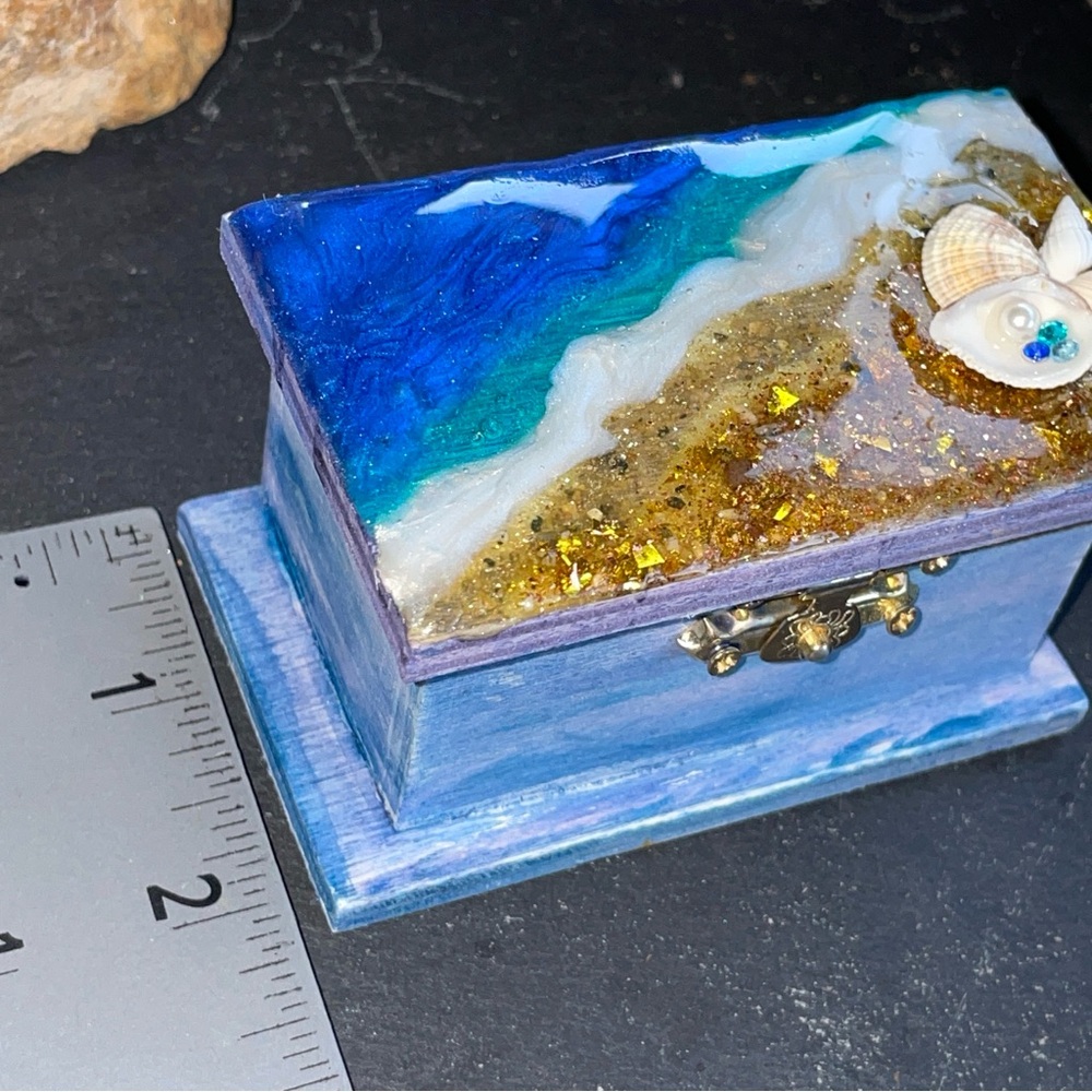 Real Sand Ocean Themed Resin Topped Jewelry Trinket Pine Box - Picture 15 of 17